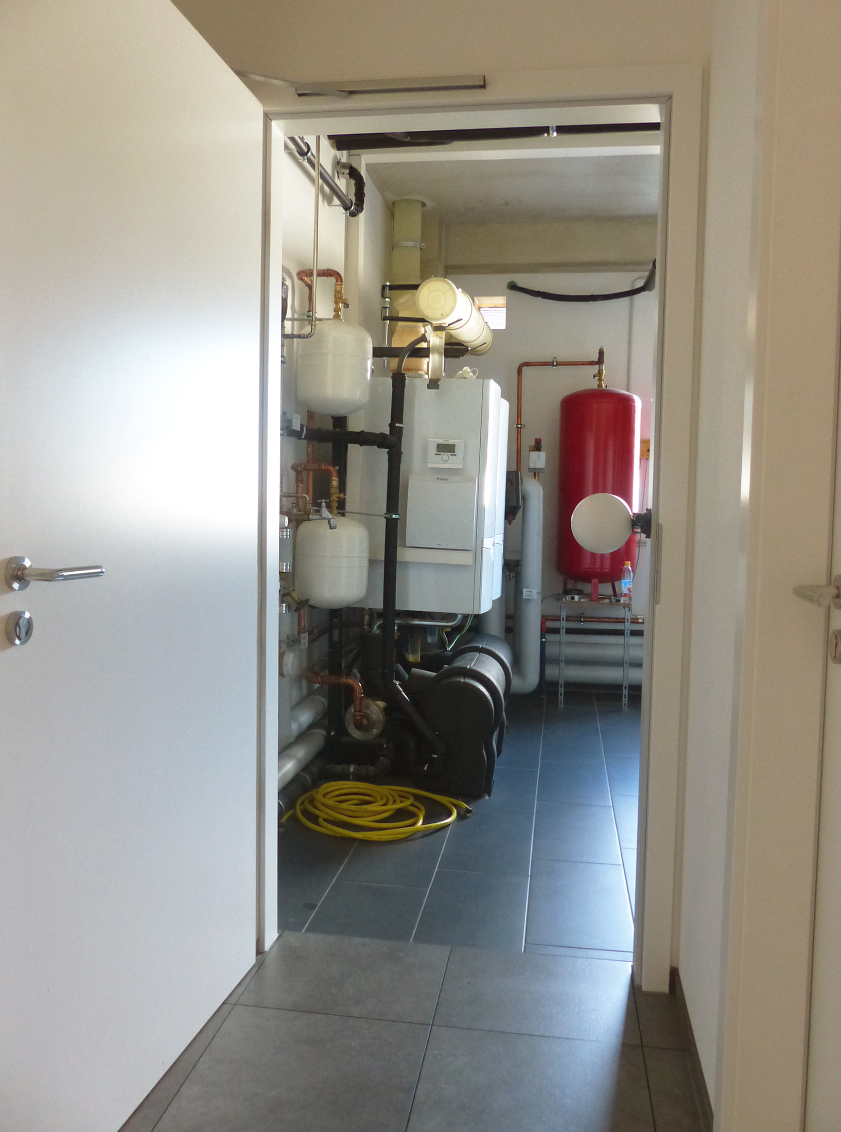 RSLB10SV on door frame