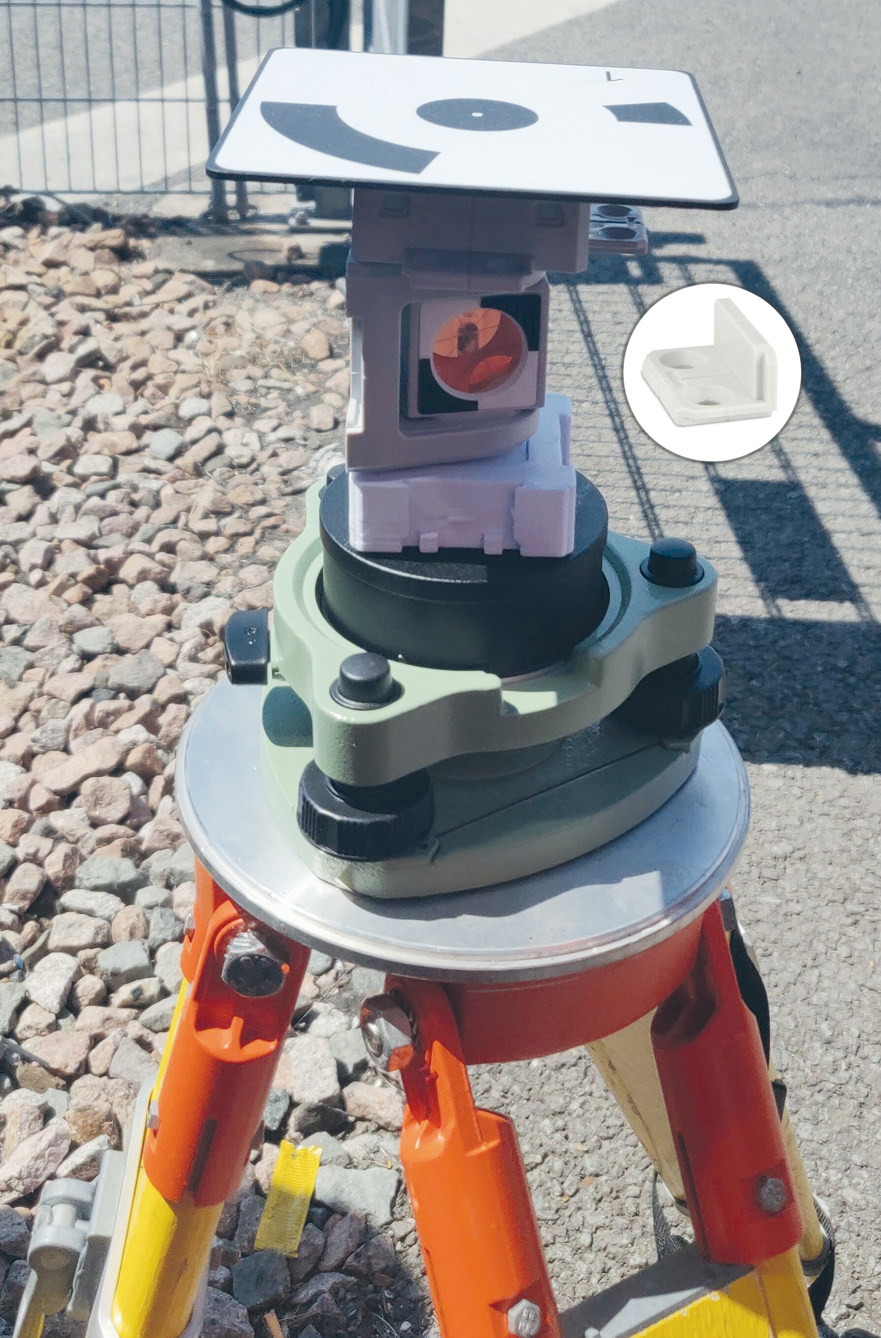 RSL580 drone target precisely positioned above the mini prism's measuring point using the RSA-X80g-1 adapter.